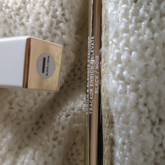 ICONIC London Enrich & Elevate Eyeliner in Black, 0.8ml/0.026fl oz - Picture 10 of 10